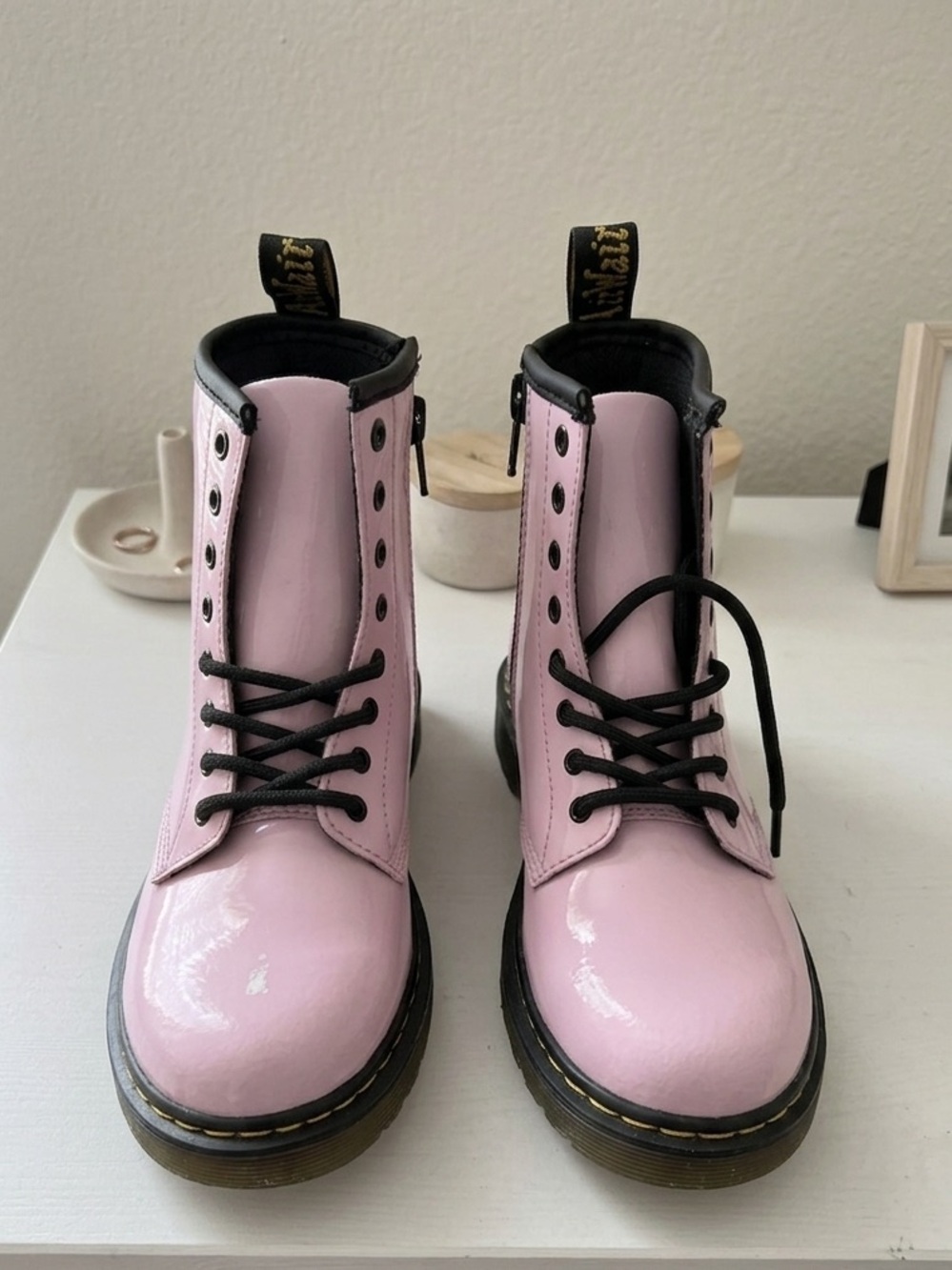 NEW Dr. Martens 1460 Patent Leather Boots in Pale Pink. - Picture 7 of 8
